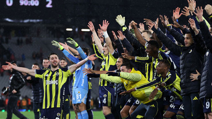 Fenerbahçe farkı 1e indirmek için sahada