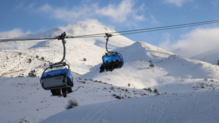 Ege’nin zirvesinde kayak keyfi: Denizli Kayak Merkezinde pistler hazır