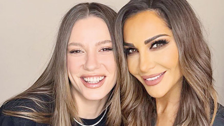 Yunan şarkıcıdan Serenay paylaşımı