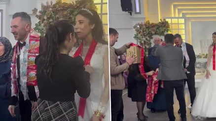 Amasyada damada takı yerine taktılar Kutuyu görünce şaşkına döndü: Böyle bir hediye görmedim