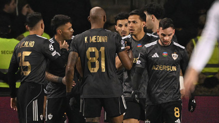 Karabağ, Frankfurtu 90+4te devirdi, umutlarını sürdürdü