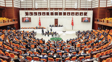TBMM’de bayrak infiali: Cezasız kalmayacak