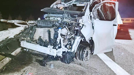 Bursada dağıtım aracı takla attı, külçe altınlar kayboldu Bursada dağıtım aracı takla attı, külçe altınlar kayboldu