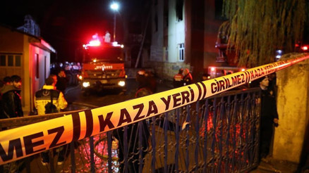 Balıkesirde işçi minibüsü devrildi: 16 kişi yaralandı