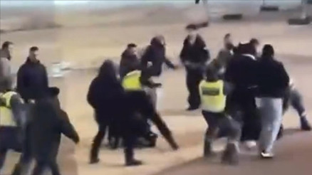 İsveç’te skandal: YPG yandaşları Filistin bayraklı gence saldırdı