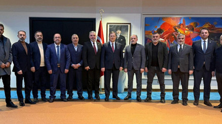 Berlindeki Türk kuruluşlarından Büyükelçiye ziyaret