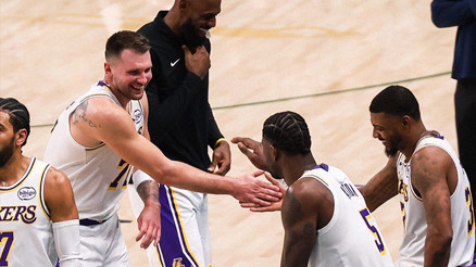 Luka Doncic 33 sayı attı Lakers deplasmanda kazandı