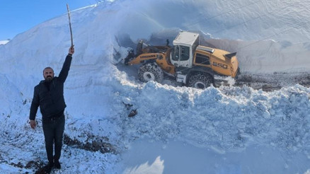 4 metre kar yağdı Ekipler yolu 2 günde açarak bölgeye ulaştı... Biz burada mahvolduk, onlar da bizim için mahvoldular