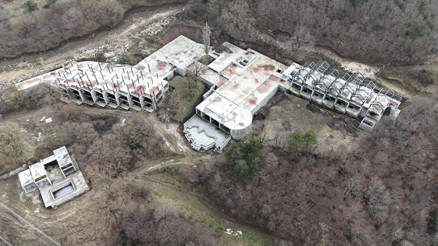 Halit Ergülün Kartalkayadaki yangın faciası öncesi inşasına başladığı otelde ruhsata aykırı yapı İncelemeler sürüyor