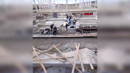 Bursada inşaat alanında beton dökümü sırasında göçük