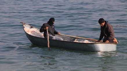 Terör örgütü YPG engel olamadı: Yardımlar sudan götürüldü