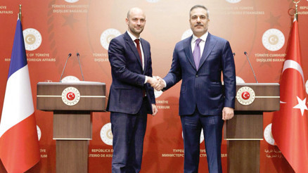 Bakan Fidan’dan Fransız mevkidaşına vize mesajı