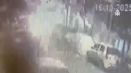 Gaziosmanpaşada apartman önüne ikinci kez el yapımı patlayıcı atıldı