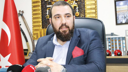 Mahkemeden ‘sahte diplomalı ecdat torunu’na gazetecilik dersi Mahkemeden ‘sahte diplomalı ecdat torunu’na gazetecilik dersi