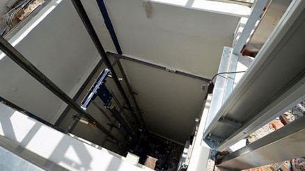 2 gündür aranıyordu…. Asansör boşluğunda ölü bulundu