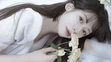 Ailesi gizli bir cenaze töreni düzenledi: 27 yaşında ölen şarkıcı yürekleri yaktı: Bizi bırakıp gitti