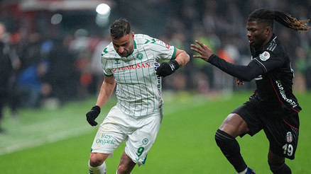 Deniz Türüçten hakem yönetimine sert tepki: Milli Takım oyuncusu olarak utanıyorum