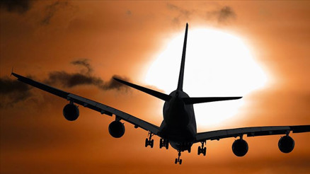 İstanbul-Tahran seferini yapan bir uçak acil kodu vererek geri döndü