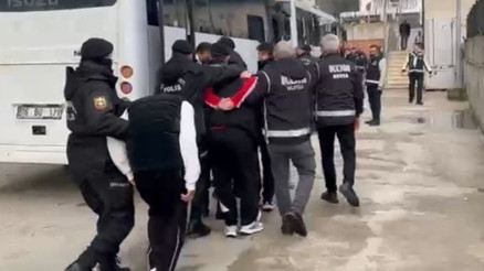 Silahlı eylem ve soygun hazırlığındaki 3 şüpheli, kaldıkları otelde yakalandı