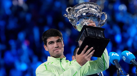Carlos Alcaraz, Avustralya Açıkta 88 yıllık rekoru tarihe gömerek şampiyon oldu