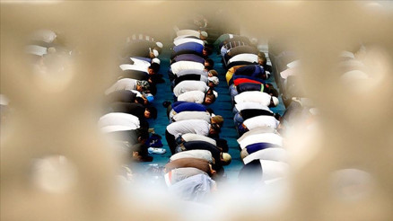 BERAT KANDİLİ TESBİH NAMAZI KILINIŞI ANLATIMI | Berat Gecesi Tesbih namazı nasıl kılınır, kaç rekat Tesbih namazı ne zaman kılınır Berat Kandili tesbih namazı kılınışı