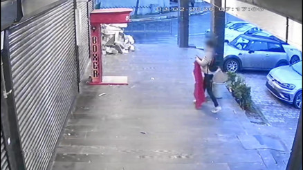 İş yerin önündeki türk bayrağını indirmişti Şüpheli yakalandı