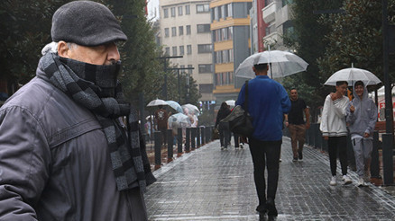 Batı kesimlerden yurda giriş yapacak: Yarın başlıyor Meteoroloji uyardı: Gök gürültülü sağanak ve kar geliyor