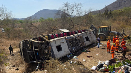 Brezilyada otobüs kazası: 16 ölü, 44 yaralı