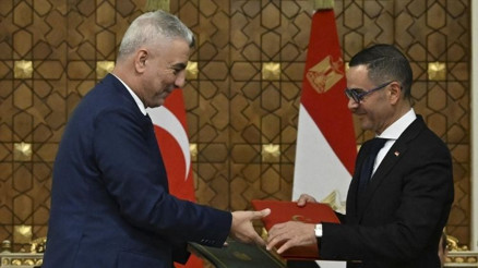 Bakan Bolat: Mısır ile ticaret hacminin 15 milyar dolara çıkarılması için ortak projeler önemli