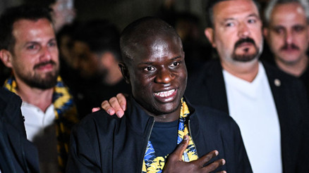 Fenerbahçenin yeni transferi Kanteyi dünya futbolu konuştu O varken güvende hissederler