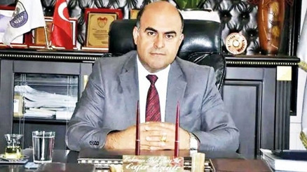 Eski Belediye başkanını oğlu baltayla öldürdü