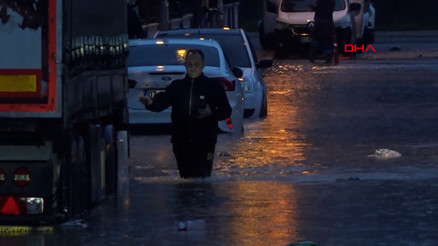 Antalyada sağanak hayatı olumsuz etkiledi