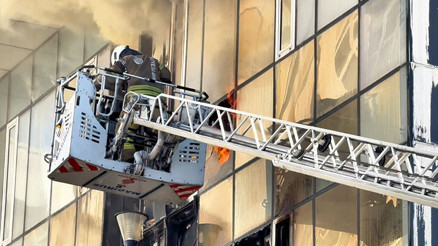 İstanbulda AVM içindeki iş yerinde yangın