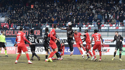 Vanspor, Çorum FKyı 3 golle geçti