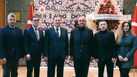 Deprem kurbanları Berlin’de de anıldı