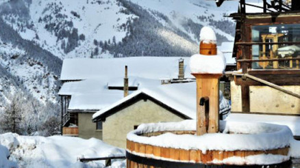 Fransada çığ düşmesi sonucu 2 kayakçı öldü