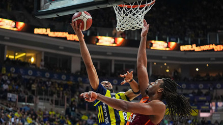 Potadaki derbide kazanan Fenerbahçe Beko