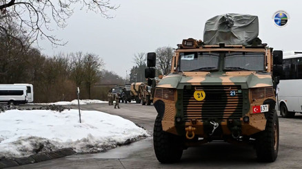 Mehmetçik Almanyada gövde gösterisine hazırlanıyor NATO Birlikte güçlüyüz etiketi ile paylaştı