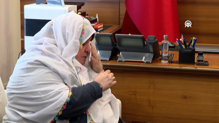 Kıyafeti yüzünden hedef alınmıştı Mihalgazi Belediye Başkanı Güneş, gözyaşlarını tutamadı