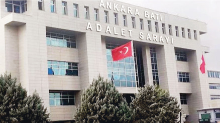 Emanete hıyanet etti... Hırsız memur altınları çaldı