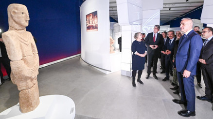 Roma’dan sonra bu kez Berlin’de... Bakan Ersoy 12 bin yıllık tarihi Avrupa’nın kalbine taşıdı