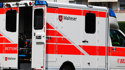 Patlayan sıcak su borusu itfaiyeciyi yaraladı