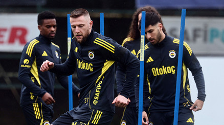 Fenerbahçenin Trabzonspor maçı kamp kadrosu belli oldu