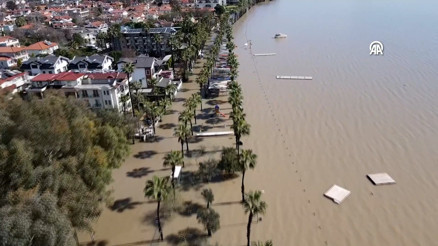 Köyceğiz Gölünde oluşan taşkın, su altında kalan işletmeler ve plajlar dronla görüntülendi