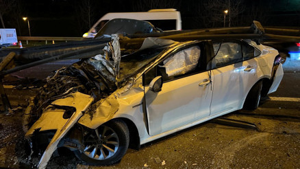 Ataşehirde makas attığı iddia edilen sürücü kazaya neden oldu