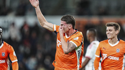 Bertuğ Yıldırım büyüklerin belası oldu