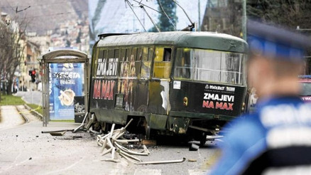 Raydan çıktı başbakan istifa etti