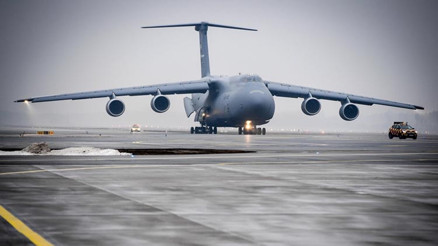 ABDde bir ilk: Kargo uçağıyla taşındı