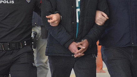 Son dakika... 5 ilde yasa dışı bahis operasyonu: 8 şüpheli yakalandı Bir futbol kulübüne el konuldu