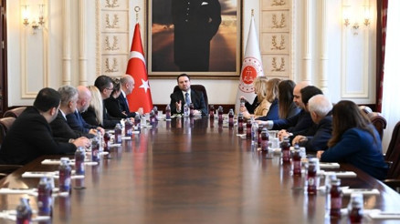 Bakan Gürlek: Barolarımızla düzenli istişare mekanizmaları kuracağız Bakan Gürlek: Barolarımızla düzenli istişare mekanizmaları kuracağız